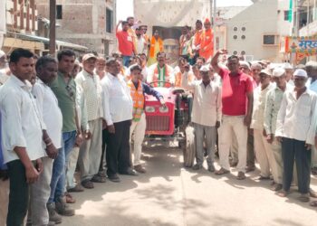 नवापूर येथे भाजपातर्फे काढण्यात आली वीर सावरकर गौरव यात्रा