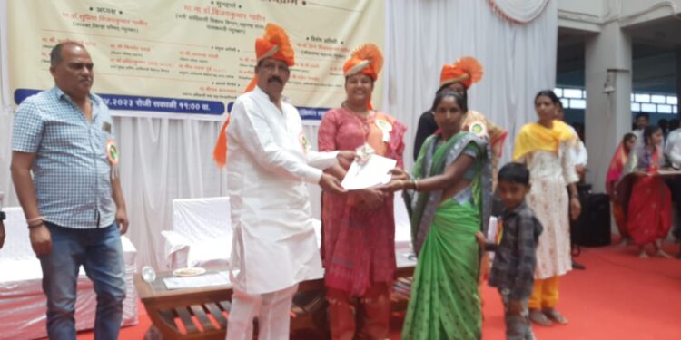 आदिवासी विकास विभागात राज्यातील 645 रोजंदारी कर्मचारी शासन सेवेत नियमित: पालकमंत्री डॉ. विजयकुमार गावित