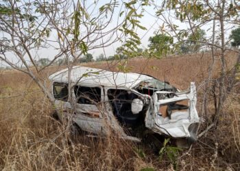 नंदुरबार-खांडबारा रस्त्यावर पहाटे इको गाडीचा भीषण अपघात, चालक जागीच ठार