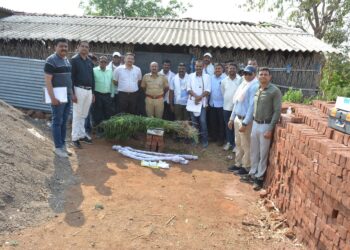 कापसाच्या शेतात गांजाची शेती, २३ लाखाचा ३३३ किलो गांजा जप्त