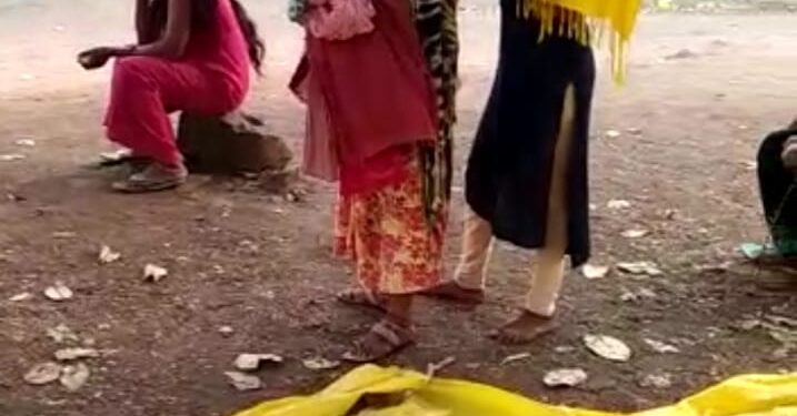 बीड मध्ये धडगावच्या मजुरांची पिळवणूक,   40 मजुर अडकले