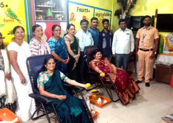 रक्तदान करुन दिला महापुरुषांच्या कार्याला उजाळा