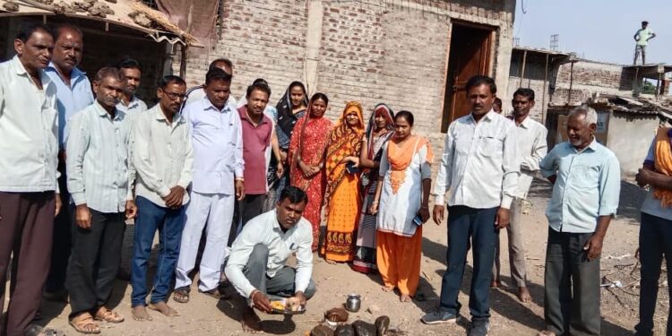 गणोर येथे संविधान भवनाच्या जागेचे उदघाटन