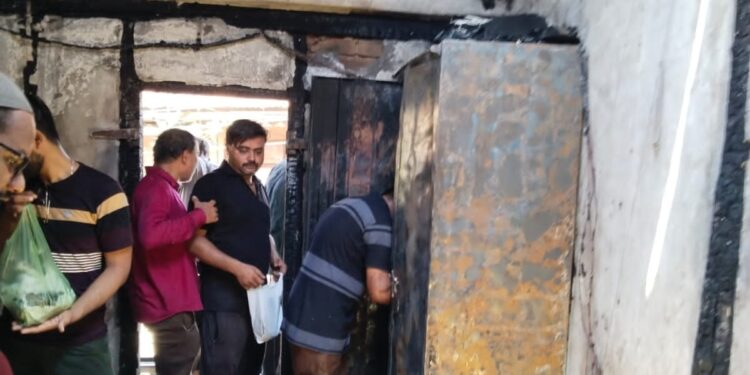 शॉर्टसर्किटमुळे घर जळून खाक, रोख तीन लाख, १० तोळे सोने जळाले