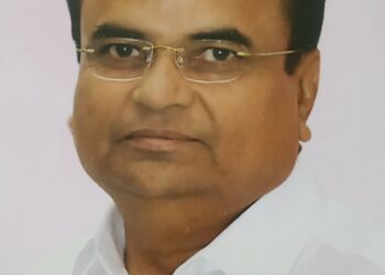 शेतकऱ्यांना विना विलंब कर्ज पुरवठा करा, व्हाइस चेअरमन दीपक पाटील यांच्या सूचना