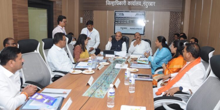 योजनेचा लाभ देण्यासाठी अधिकाधिक बँकेच्या शाखा उघडाव्यात : केंद्रीय वित्त राज्यमंत्री डॉ.भागवत कराड