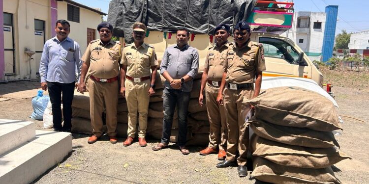 उपनगर पोलीसांची धडक कारवाई,  सुगंधीत तंबाखूसह 32 लाखाचा मुद्देमाल जप्त, दोघांना अटक