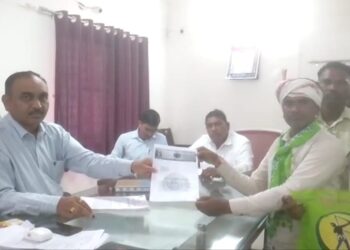 डमाडपाडा येथे आदिवासी कुंटुबाल मारहाण, बिटीएसने दिले तहसिलदारांना निवेदन