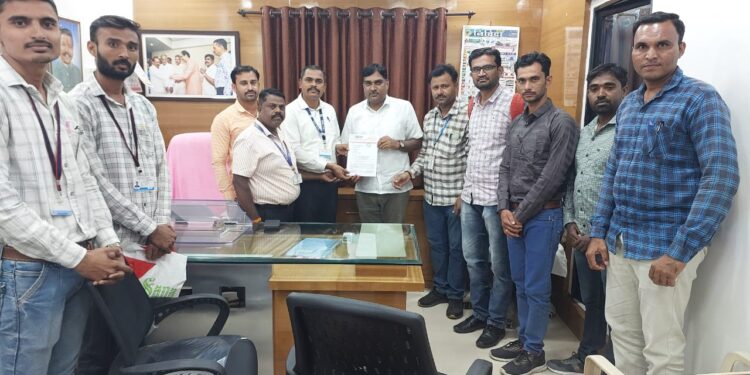 १९ शिक्षण सेवकांना नियमित वेतनश्रेणी लागू,प्रहार शिक्षक संघटनेच्या पाठपुराव्याला यश