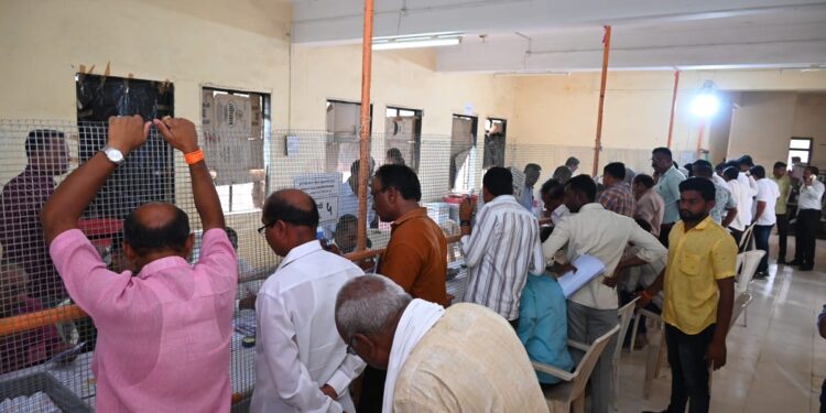 नंदुरबार कृषी उत्पन्न बाजार समितीत मा.आ. चंद्रकांत रघुवंशींचे वर्चस्व