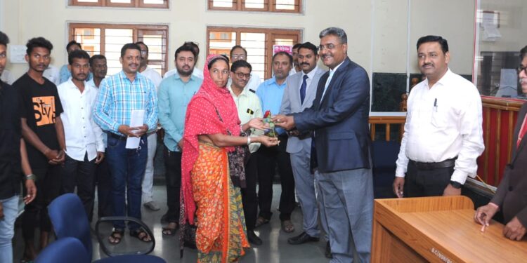 जिल्हा लोकन्यायालयात ३ हजार ७९६ प्रकरणे निकाली, साडे चार कोटींचा दंड वसूल