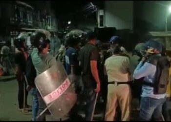 ब्रेकिंग न्यूज: नंदूरबार येथे दोन गटात तुफान दगडफेक, पोलीस कर्मचारी जखमी,अश्रूधूराचा वापर,१५ जणांना धरपकड