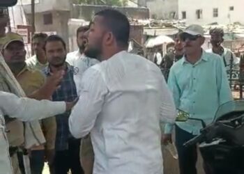 नेत्याच्या मुजोर मुलाचे कृत्य : नंदुरबार शहरात कर्तव्यावर असलेल्या महिला पोलीसाला तरुणाकडून मारहाण, कारवाई होणार का ?