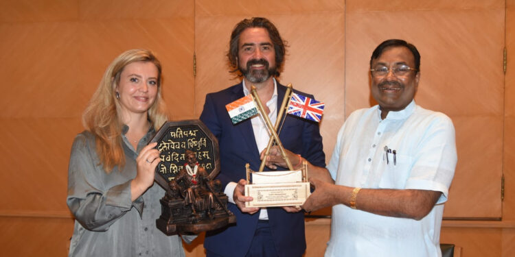 शिवरायांची वाघनखे, जगदंब तलवार परत करण्याबाबत ब्रिटीश उपउच्चायुक्तांकडून सकारात्मक प्रतिसाद