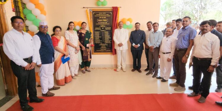 प्रत्येक शेतकऱ्याच्या शेतापर्यंत पाणी पोहोचविण्याचा मानस- पालकमंत्री डॉ.विजयकुमार गावित