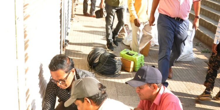 नंदूरबार पालिकेने 46 दुकानांना केले सिल