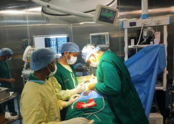 नंदुरबार येथे ८  रुग्णांवर मोफत स्पाईन सर्जरी 