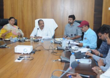 नंदुरबार,शहादा शहरांसाठी मंजूर करण्यात आलेला निधी वेळेत खर्च करावा : पालकमंत्री डॉ.विजयकुमार गावित