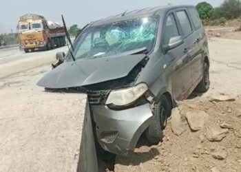 महामार्गावर भीषण अपघात एक ठार, आठ जण जखमी