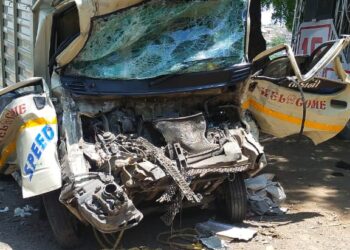 प्रकाशा येथे ट्रक व पीकअपचा भीषण अपघात, तीन जण जागीच ठार, दोघे गंभीर जखमी