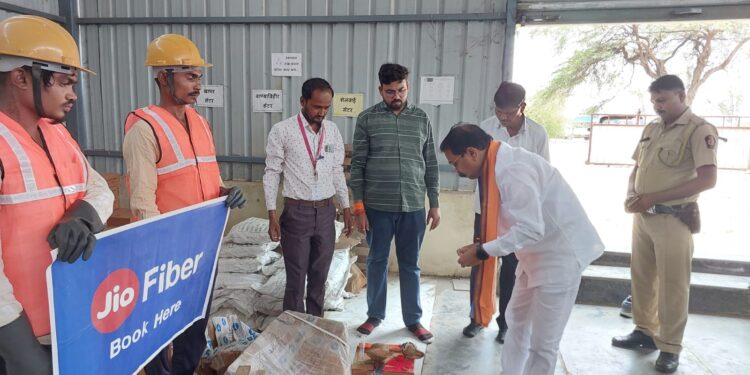 आ.आमश्या पाडवी यांच्या प्रयत्नातून अक्कलकुवा येथे जीओ फायबर सेवा मंजूर