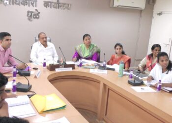 दुर्गम भागात पावसाळ्यापूर्वी धान्यासह औषधांचा साठा उपलब्ध करून द्यावा ;आदिवासी विकास मंत्री डॉ. विजयकुमार गावित