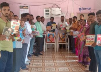 काकर्दे येथे ग्रामपंचायत व्दारा अभ्यासिकेचे लोकार्पण