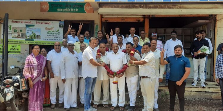 तळोदा खरेदी विक्री संघाच्या चेअरमनपदी गोविंदभाई पाटील तर व्हाईस चेअरमनपदी पूरूषोत्तम चव्हाण बिनविरोध