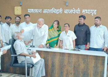 आमदार चंद्रकांत रघुवंशी मित्र मंडळ, जिल्हा रुग्णालयाच्या संयुक्त विद्यमाने हज यात्रेकरूंचे लसीकरण