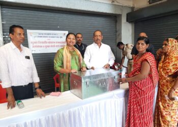 पालकमंत्री डॉ. विजयकुमार गावित यांच्या हस्ते  जिल्ह्यातील एक हजार बांधकाम कर्मचाऱ्यांना अत्यावश्यक व सुरक्षा संचाचे वितरण