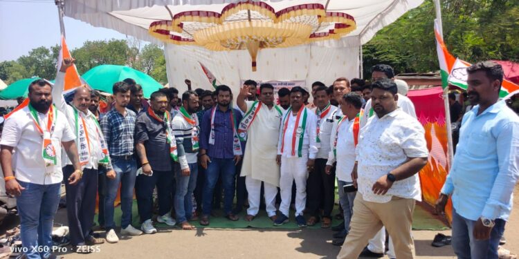 भाजपच्या हुकूमशाही पद्धती विरोधात राष्ट्रवादी युवक कॉंग्रेसचे निषेध आंदोलन