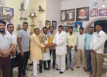 नवापूर संजय गांधी निराधार समितीच्या तालुकाध्यक्ष पदी अमृत गावित, भरत गावित यांनी केला सत्कार