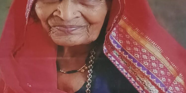 माजी मंत्री ॲड. के. सी. पाडवी यांना मातृशोक