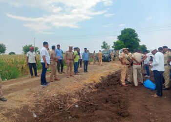 मोठ्ठी बातमी : पातोंडा येथे युवकाचा आढळला मृतदेह ?,  शेतात आढळला महिलेचा मृतदेह