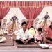 पत्नीच्या मृत्यूप्रकरणी आरोपीतांवर कारवाईसाठी पतीची लहान मुलांसह आमरण उपोषण