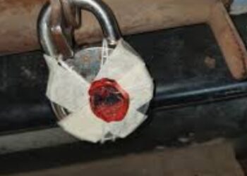 श्रॉफ हायस्कूल इमारतीला बेकायदेशीरपणे लावलेले सील त्वरित काढण्याचे उच्च न्यायालयाने दिले अंतरिम आदेश