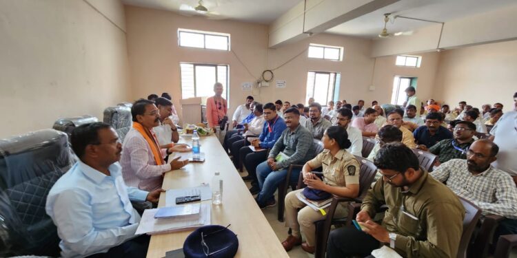 धडगाव येथे विधानपरिषदेचे आ.आमश्या पाडवीनी भरवला जनता दरबार