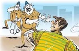 नंदूरबार येथे पोलिस हवालदाराची कॉलर पकडून धक्काबुक्की, तिघांविरुद्ध गुन्हा दाखल