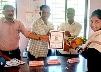 तीसी येथे प्रिया पाटील व रोहिणी पाटील यांना  पुण्यश्लोक अहिल्याबाईदेवी होळकर पुरस्कार वितरित