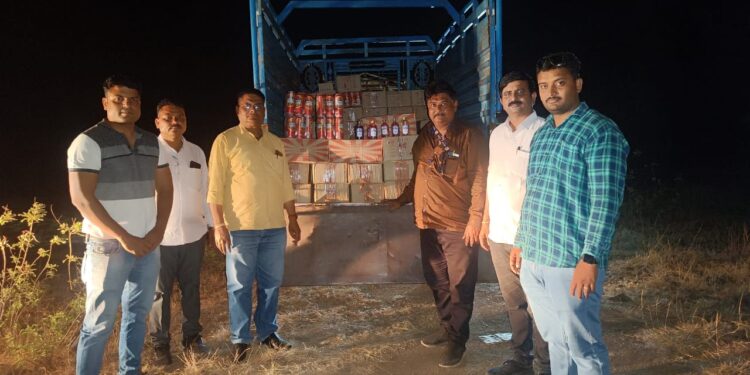 भांग्रापाणी मोलगी रस्त्यावर सव्वाआठ लाखांचा मद्यसाठा जप्त