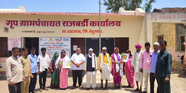 राजबर्डी येथे सुनिता पावरा व लता पावरा यांचा पुण्यश्लोक अहिल्याबाईदेवी होळकर पुरस्काराने सन्मान