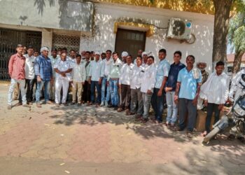 जातीचा दाखला घेतलाय तुम्ही संस्कृती तरी वाचवा, मोलगीच्या आदिवासी चिंतन सभेत व्यक्त झाल्या रखरखत्या भावना