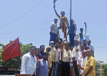 तळोदा येथे राष्ट्रवादी काँग्रेसतर्फे बिरसा मुंडा पुण्यतिथी निमित्त अभिवादन