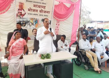 ऑनलाईन नोंदणी करून कामगारांनी विविध योजनांचा लाभ घ्यावा : पालकमंत्री डॉ. विजयकुमार गावित