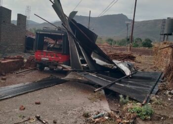 सातपुड्याच्या पायथ्याशी वसलेल्या गावांमध्ये पावसामुळे मोठे नुकसान.