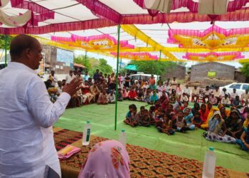 कामगारांना कामाच्या ठिकाणी मिळणार भोजन : पालकमंत्री डॉ.विजयकुमार गावित