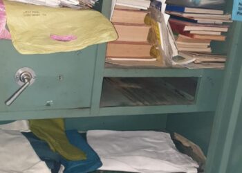 घरात घुसून महिलेला धमकावत सोन्याची चैन रोख रक्कम चोरट्यांनी केली लंपास