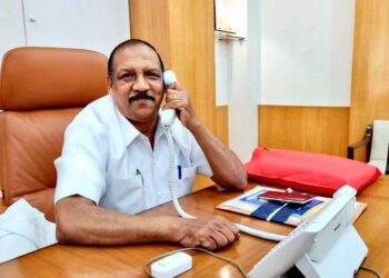 जेव्हा राज्याचे आदिवासी विकास मंत्रीच आपल्या विभागाची “अनाहुत” परीक्षा घेतात