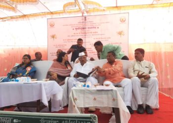 आता राज्यातील सर्व आश्रमशाळेत आठवी नंतर विद्यार्थ्यांना मिळणार टॅबलेट : पालकमंत्री डॉ.विजयकुमार गावित