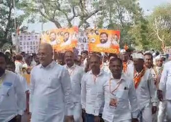 शिवसेनेच्या वर्धापन दिनी जिल्ह्यातील शिंदे गटाच्या शिवसैनिकांचे मुंबईत शक्ती प्रदर्शन